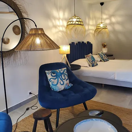 De La Brière Et Restaurant Les Krapados 3*