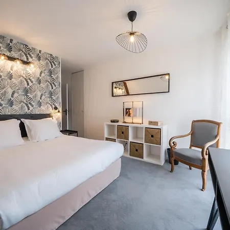 De La Briere Et Restaurant Les Krapados ホテル サン・リファール