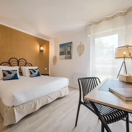 Hotel De La Briere Et Restaurant Les Krapados 3*