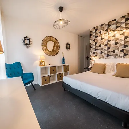 De La Briere Et Restaurant Les Krapados Hotel 3*
