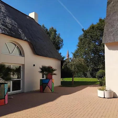 ホテル De La Briere Et Restaurant Les Krapados 3*