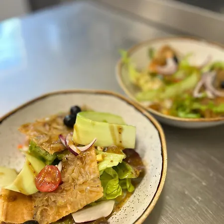 De La Briere Et Restaurant Les Krapados 3*