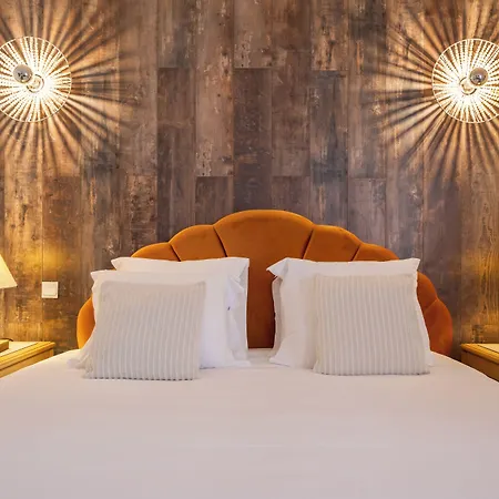 ホテル De La Briere Et Restaurant Les Krapados 3*