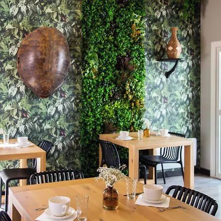 De La Briere Et Restaurant Les Krapados Hotel