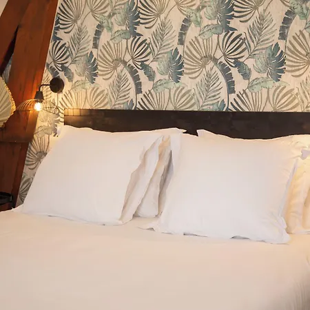 De La Briere Et Restaurant Les Krapados ホテル 3*