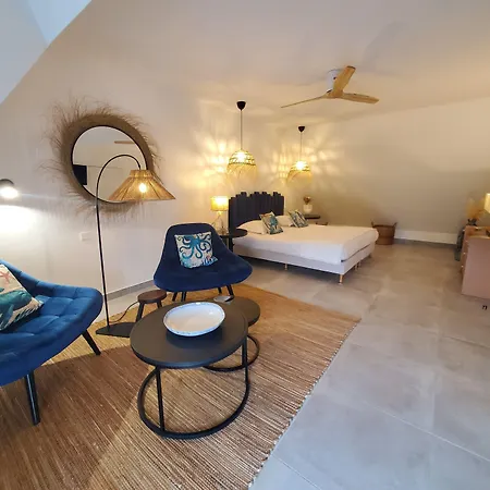 De La Briere Et Restaurant Les Krapados ホテル 3*