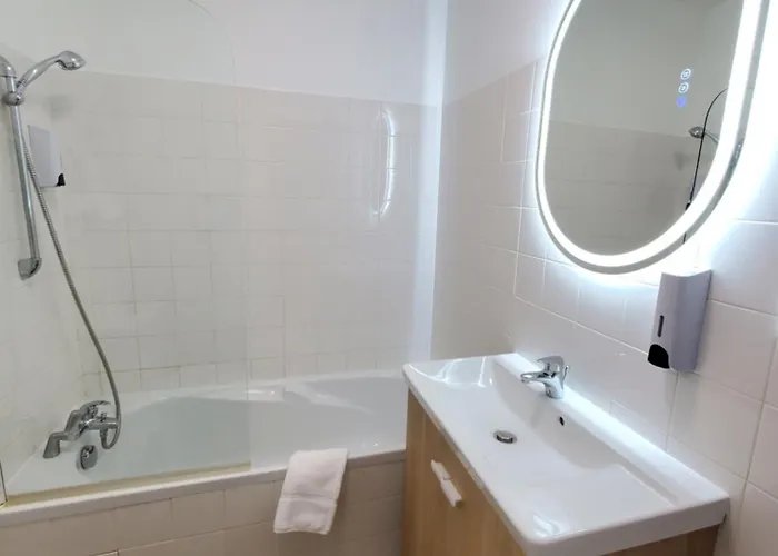 De La Brière Et Restaurant Les Krapados Hotel