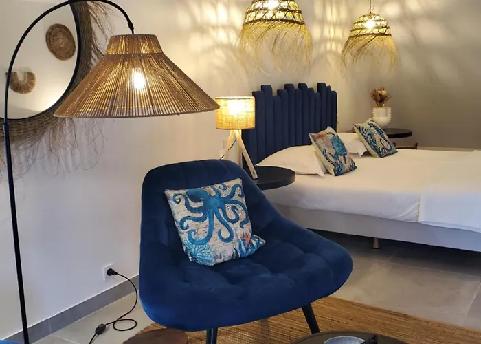 De La Brière Et Restaurant Les Krapados 3*